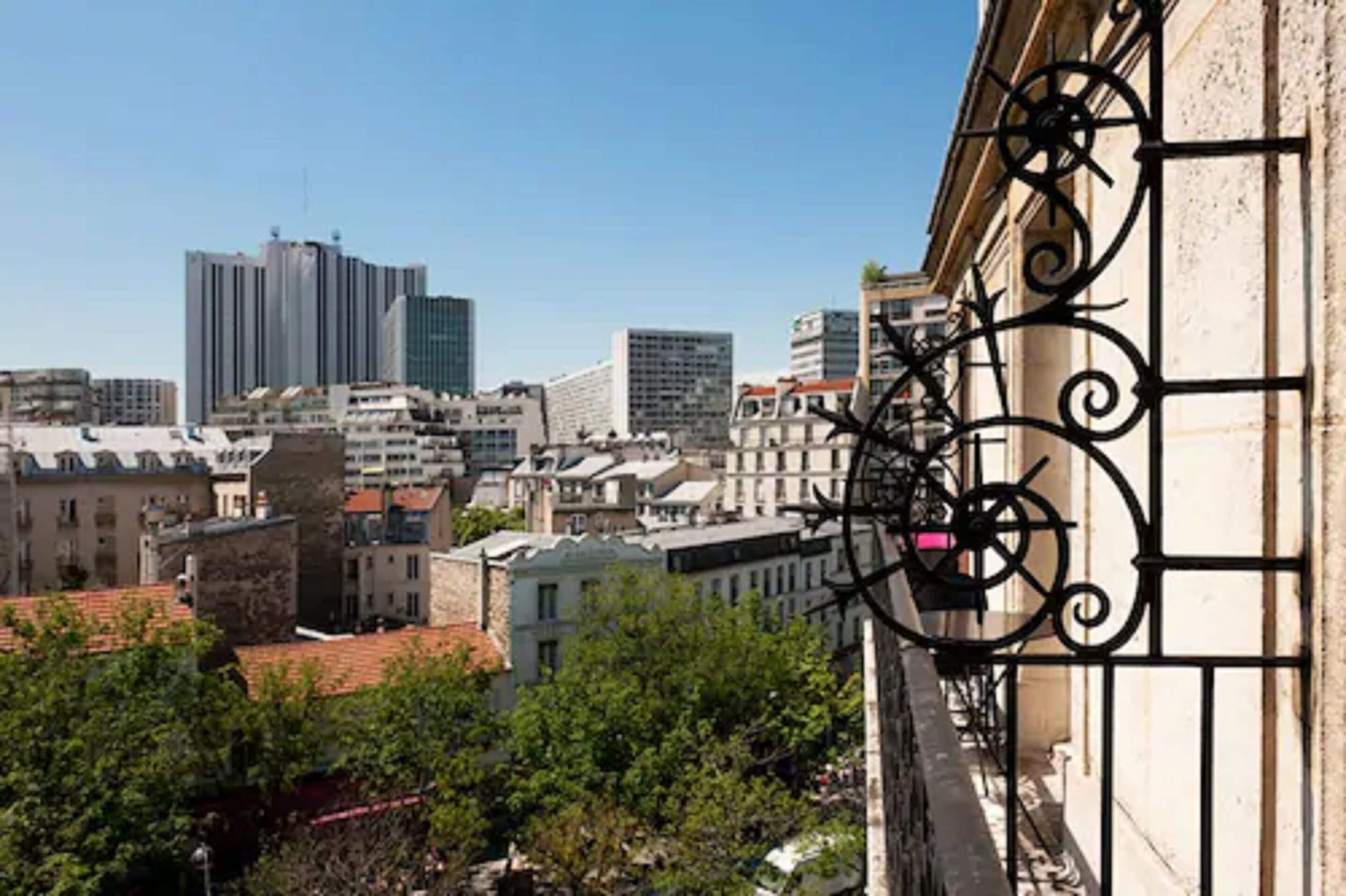 Odessa Montparnasse Hotel 2*